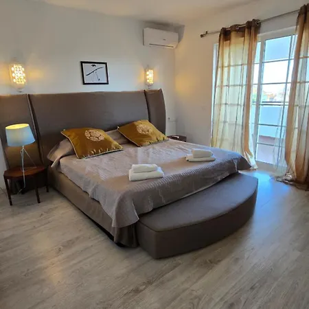 Διαμέρισμα Sea View Penthouse 10 Min Walking Old Town And Pescadores Αλμπουφέιρα